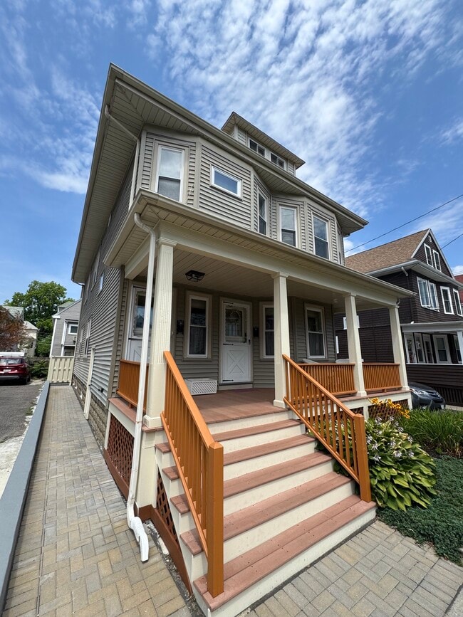 Building Photo - 13 Harris Rd Unit #1