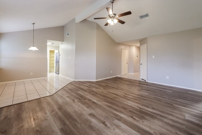 Photo - 20115 Woodhall Ln