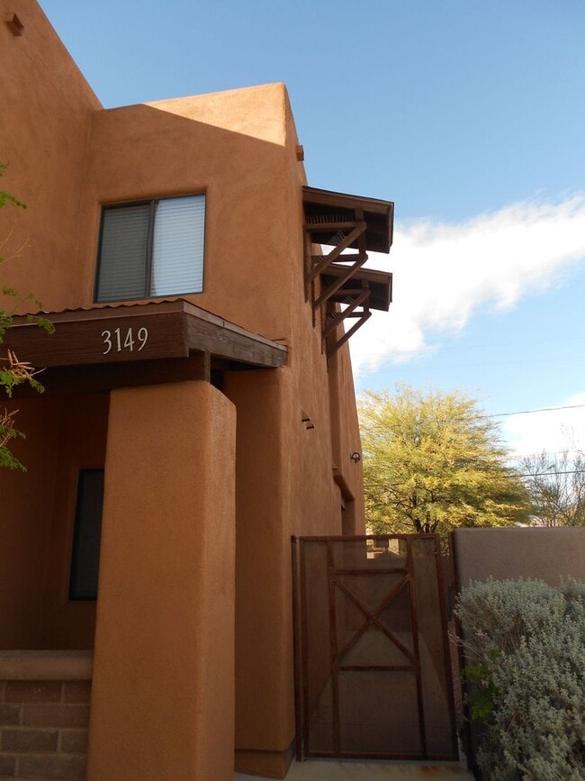 Building Photo - Olsen Condominiums