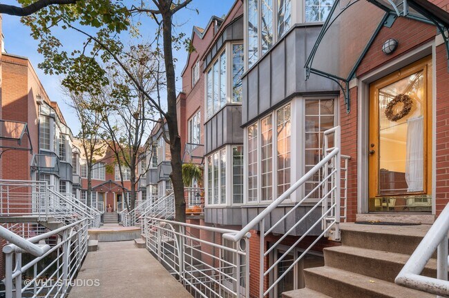 Photo - 851 W Gunnison St Townhome