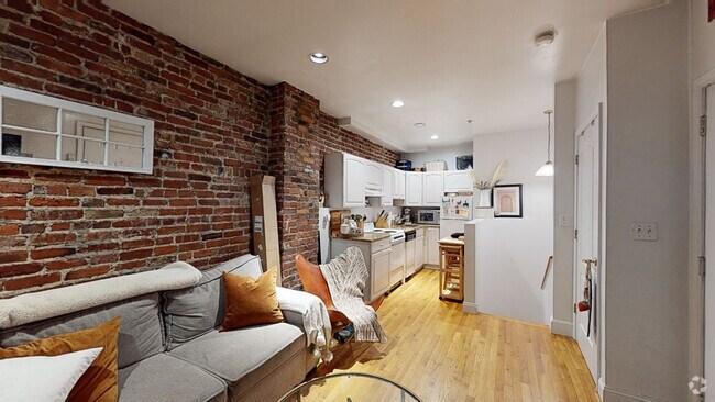 Building Photo - 94 Prince St Rental