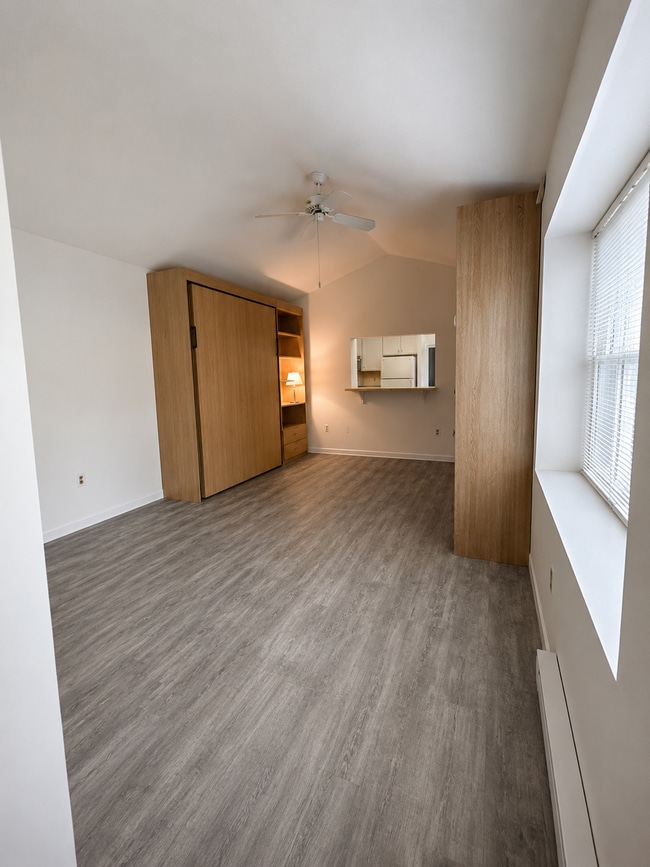 Photo - 31 Railroad St Unidad Apartment 1