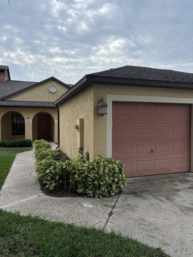 Beautiful 2/2 is ready for you. - Beautiful 2/2 is ready for you. Apartment Unit #102