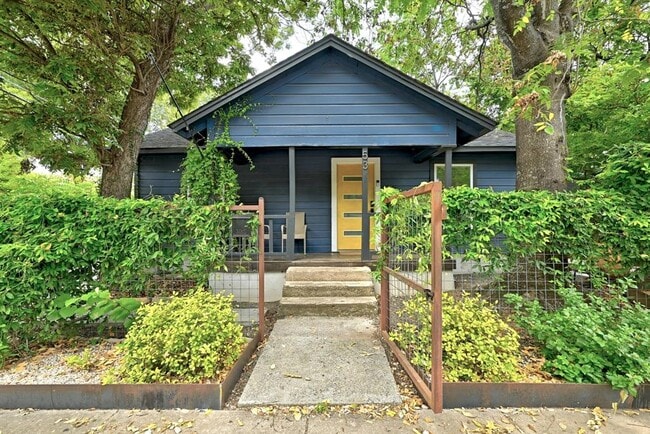 Building Photo - 53 Comal St Unit B Rental
