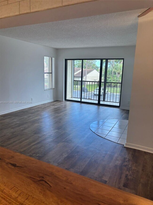 Photo - 718 Sunny Pine Way Unit H2