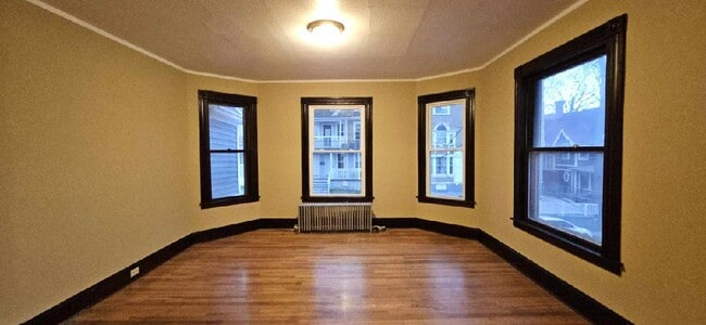 Photo - 141 Chestnut Ave Unit 2nd Floor Apt