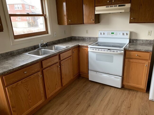 20 Hopkins St Unit 3B