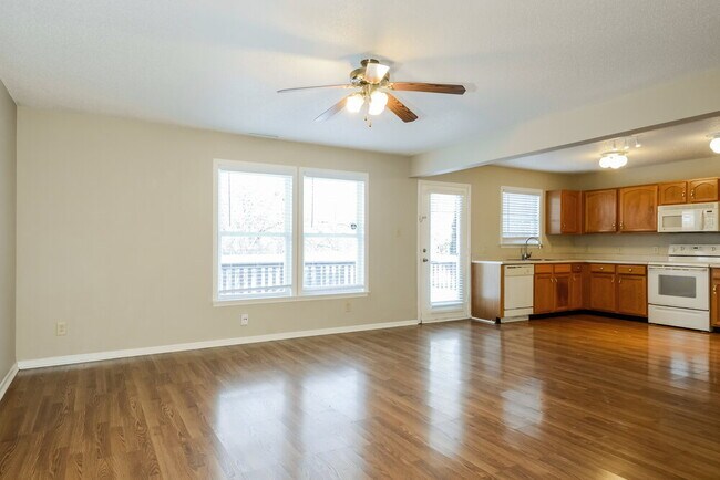 Photo - 8836 Hosta Way