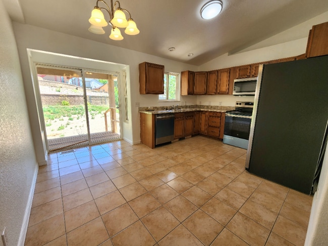 Photo - 2202 Cowhand Pl