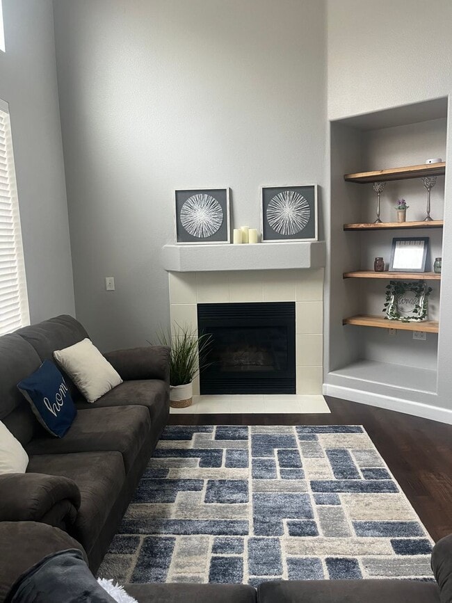 Photo - Cozy 3 bedroom 2.5 bath home Available Now!