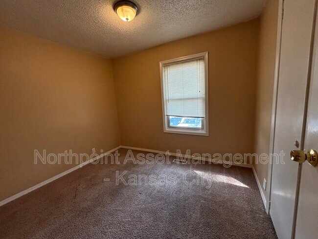 Photo - 6510 E 155th St