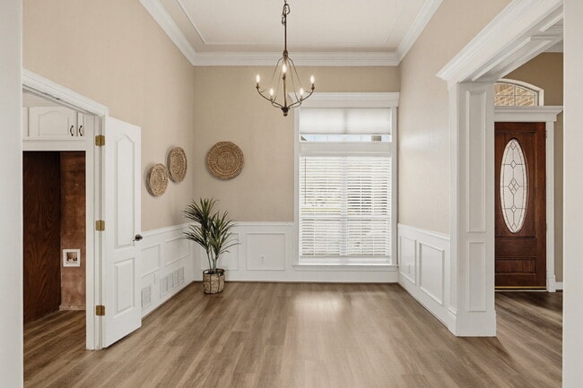 Photo - Perfect blend of comfort, style, and convenience.