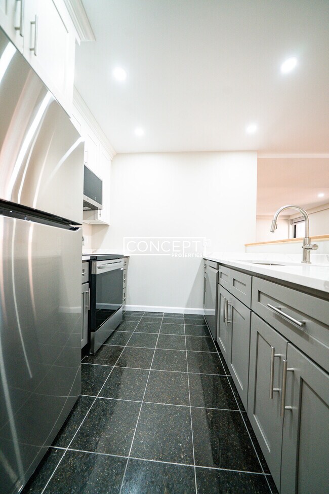 Photo - 1661 Washington St Unit 403