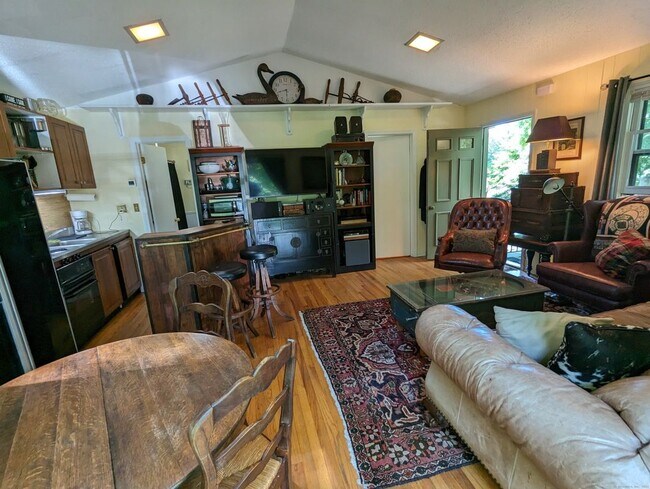 Photo - 3 Wild Rose Ln House