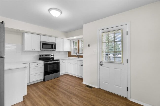 Photo - 265 Greenwich Ave