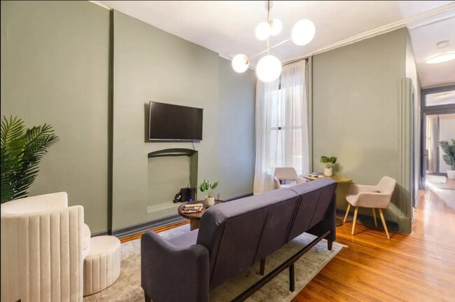 Building Photo - 104 W 83rd St