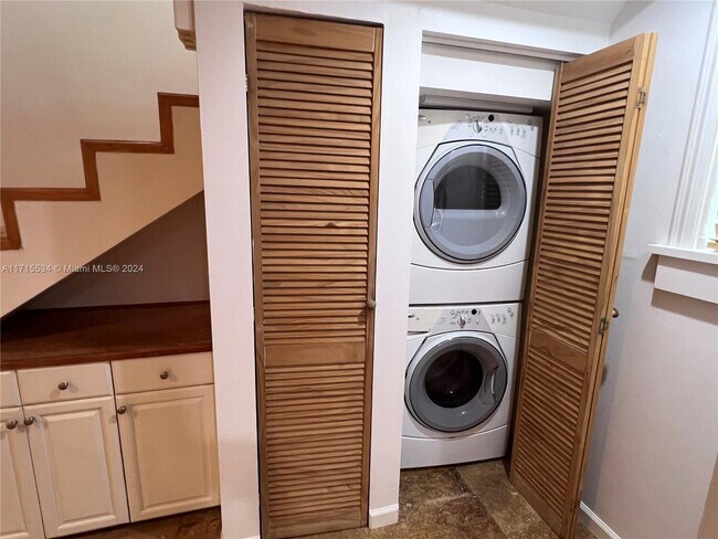 Photo - 1034 Euclid Ave Unit 1034