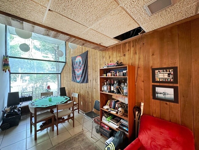 Photo - Huge 6 Bedroom, 3.5 Bathroom House in the ...