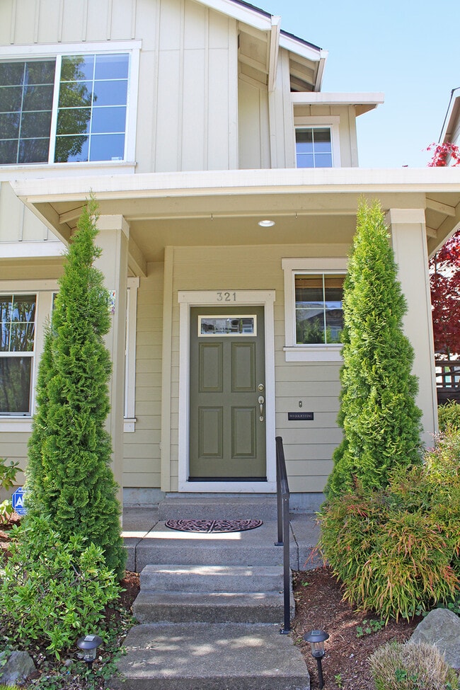 Photo - 321 NE Edgeway Drive