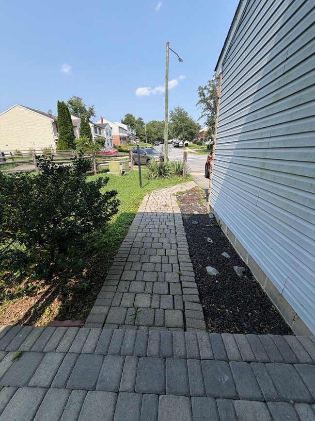 Photo - 855 S Pearl St