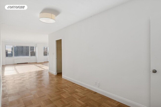 Photo - 340 E 64th St