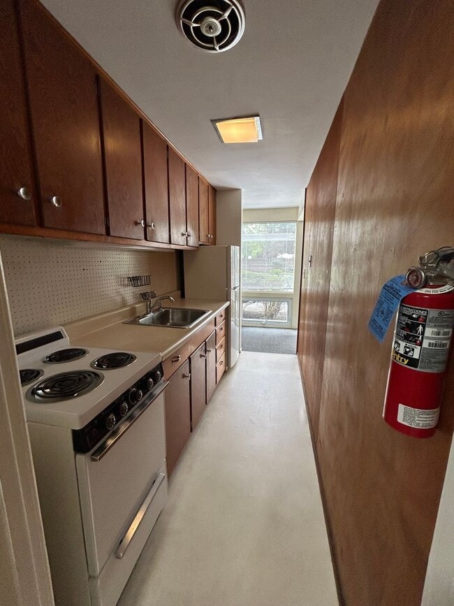 Photo - 250 S Corl St