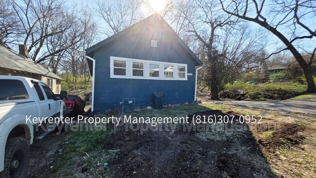 Building Photo - 2923 Jackson Ave