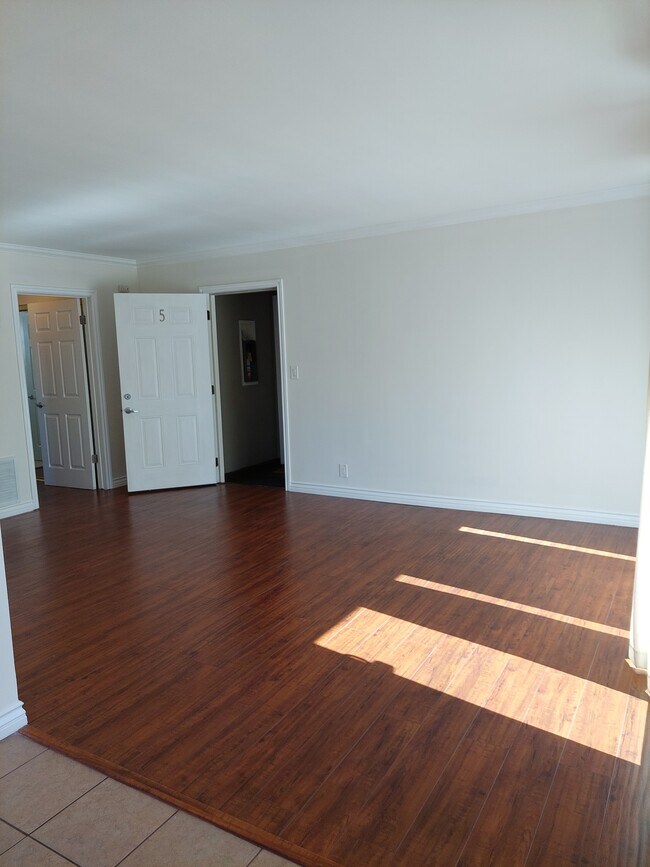 3340 Bagley Ave