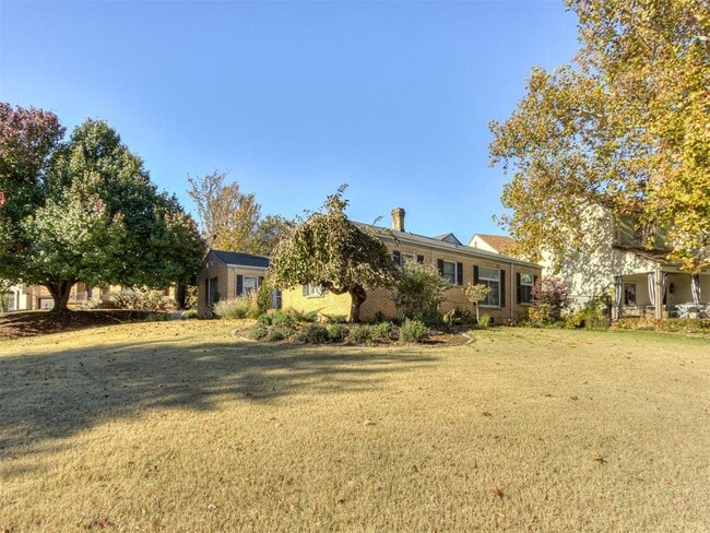 Photo - 2933 Cummings Dr