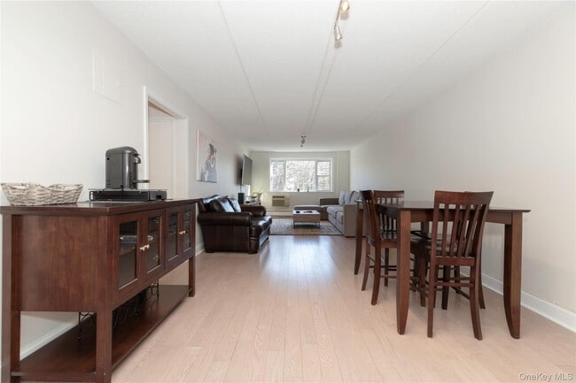 Photo - 4 Consulate Dr Unit 3D