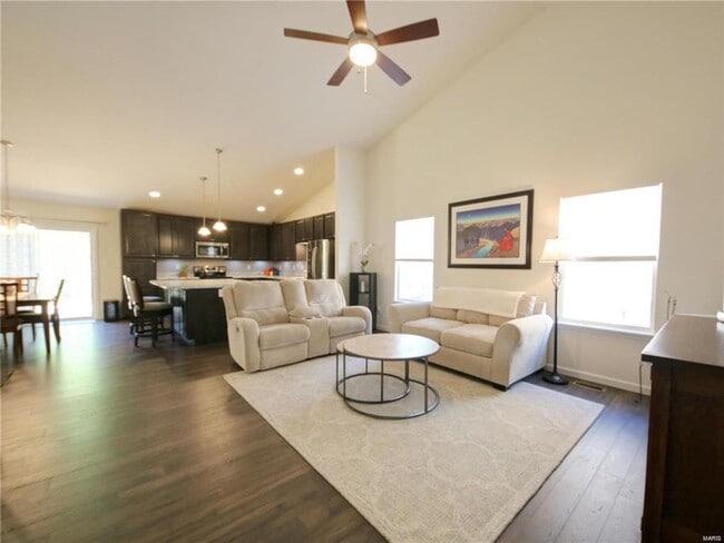 Photo - 5349 Lakepath Way