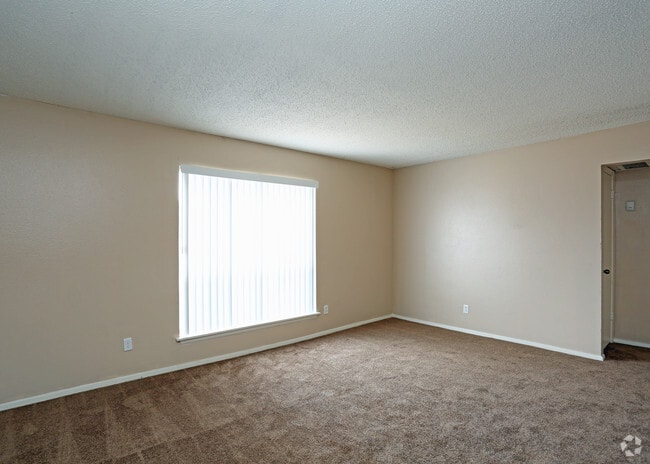 1BD,1BA - 640 SF