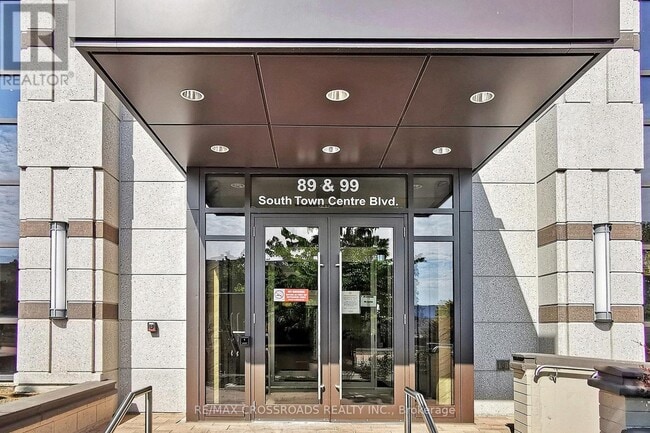 Photo - 99 S Town Centre Blvd