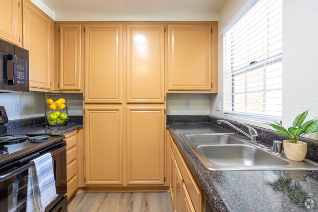 1BR, 1BA - 703SF - The Village at Heritage Place