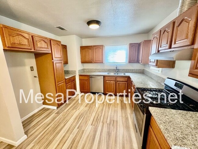 Photo - 1040 Muir Ave