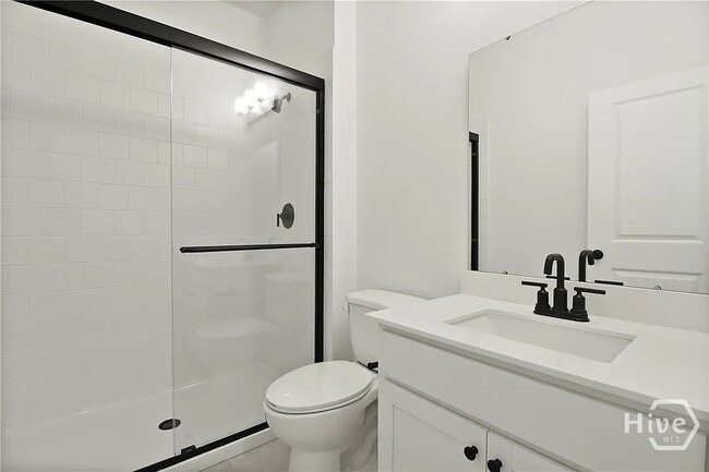 Photo - 176 Kingswood Cir