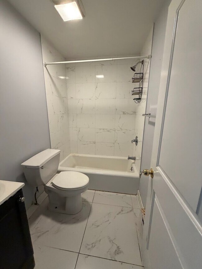 239 S 6th St Unit 2
