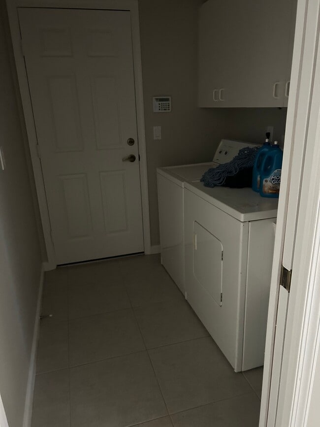 Photo - 637 Tangelo Cir SW