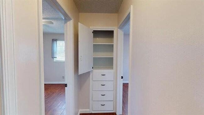 Photo - 609 Chase St