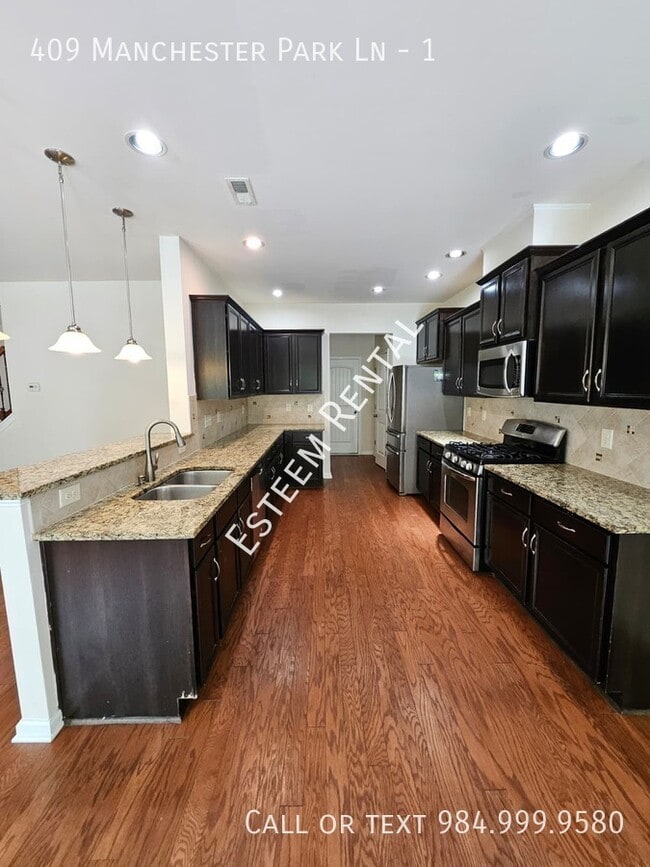 Photo - 409 Manchester Park Ln