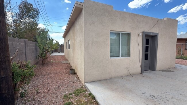 6714 N 54th Ave Unit 1