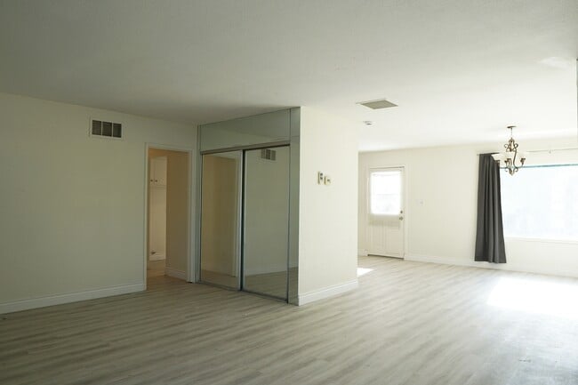 Photo - 39220 Karen St