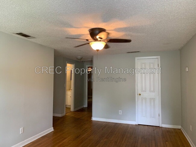 Photo - 1519 Balsam St
