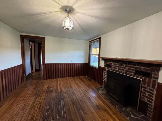 Photo - Cozy Country Charmer