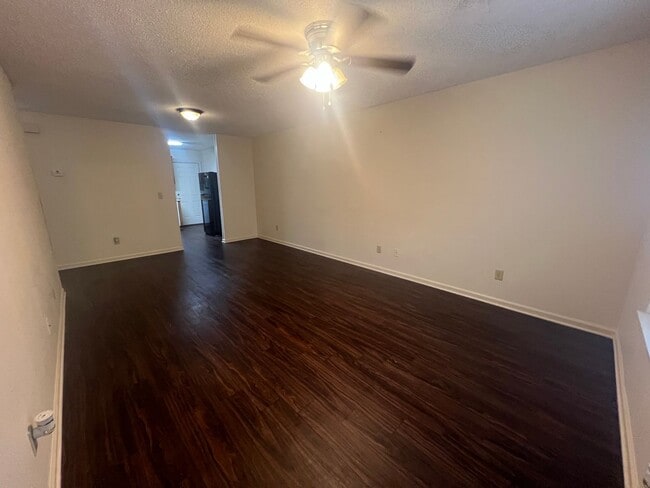 Photo - 2/1 Duplex in Northport