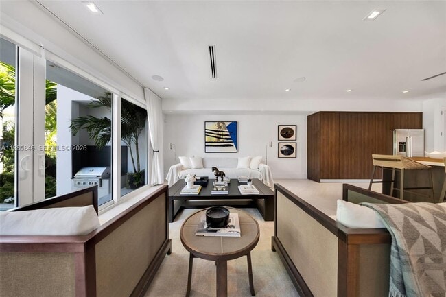 Photo - 3510 Segovia St