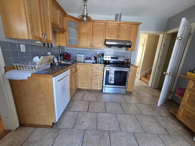 Photo - 127 Robert Wallace Dr