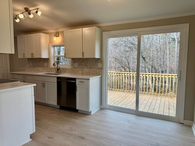 Photo - Lovely home and location!