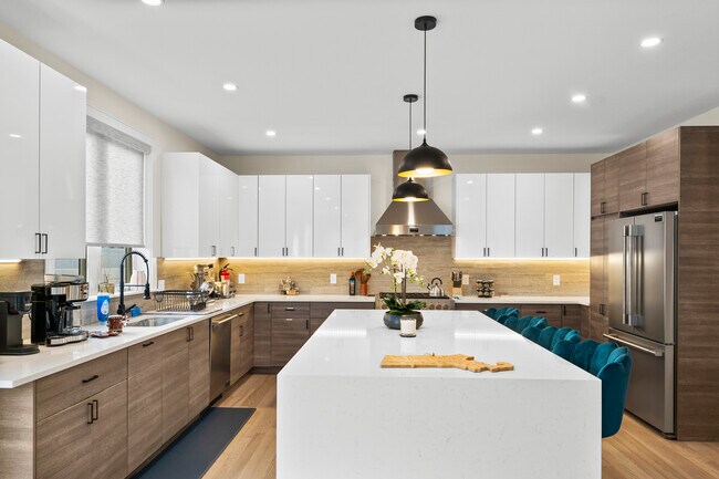 Building Photo - 21 Bolton St Unit 2