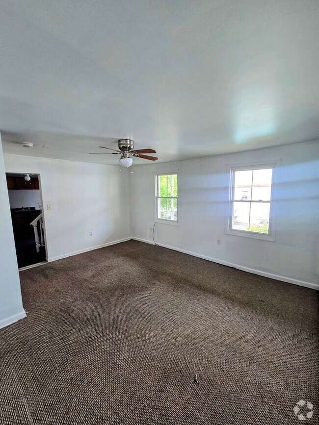 Building Photo - 1150 Ferry St Rental